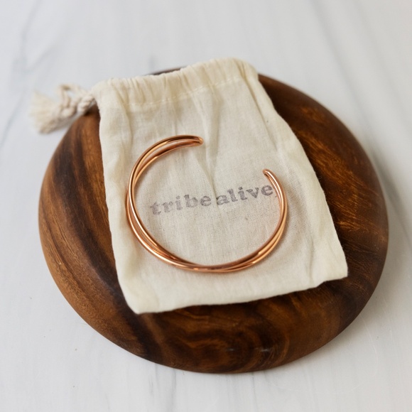 Tribe Alive Rose Gold Criss Cross 2.5" Cuff Bracelet RV $42 Causebox - NIP - Picture 3 of 6